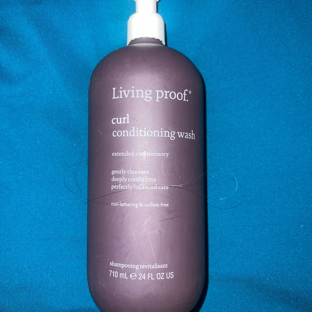 Living Proof Curl Conditioning Wash in Deep Purple